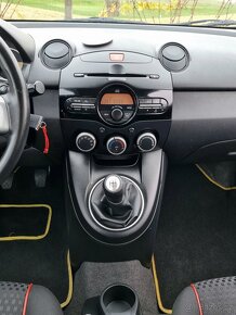 Mazda 2 1.3 16V 55KW/75PS R.V.01/2011 - 8