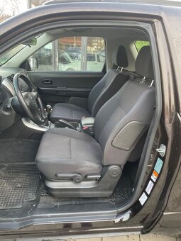 Suzuki Grand Vitara 1.6i 4X4 benzín 78kw - 8