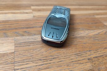 TLAČÍTKOVÝ MOBILNÍ TELEFON NOKIA 6310i (NPL-1) - STŘÍBRNÁ - 8