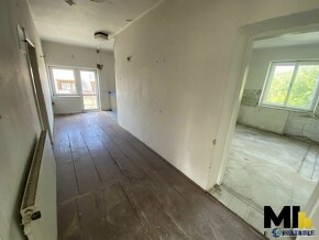 Prodej rodinného domu o velikosti 176 m², pozemek 3 392 m² - 8