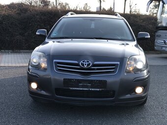 TOYOTA AVENSIS 2006 - 8