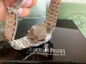 Audemars Piguet Royal Oak Chronograph - 8