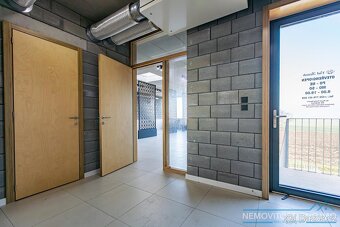 Pronájem dvou komerčních prostor (každý 72m2), nyní zde mani - 8