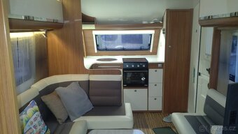 Prodám Karavan Adria Adora 613HT Klimatizace + předstan - 8