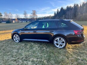 Škoda Superb iV combi SportLine 160kW - 8