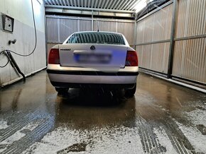 Prodám VW Passat ,1,6i ,Sedan, 5kvalt ,1998 - 8