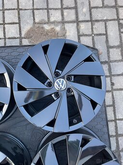 ORIGINÁL Alu Volkswagen Belmont R17, 5x112 - TOP - 8