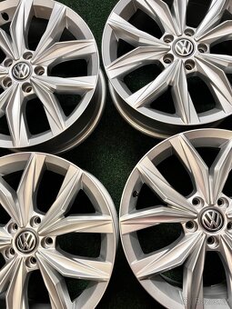 5x112 R18 Originál Alu VW Tiguan / Kingston - TOP STAV - 8