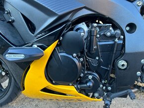 Suzuki GSX-R 750 , L7 , 110KW - 8