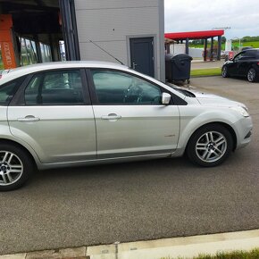 Ford focus MK2 1.6 TDCI hatchback - 8