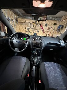 Prodám Ford Fiesta 1.3i 51kw nová STK - 8