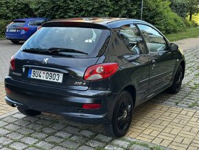 Peugeot 206 + 1.1 44kW 1. majitel v ČR Najeto 93tis. km 2010 - 8