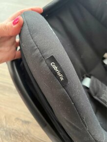 Vajicko Maxi Cosi a základna isofix - 8