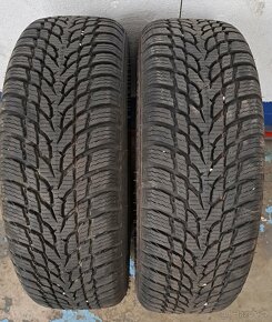 2x zimní pneu Nokian WR 185/60 R15, r.v.2022, 7,7 mm - 8