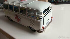 Bandai japan vw t1 ambulance - 8