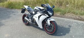 Honda CBR 1000rr 2008 - 8