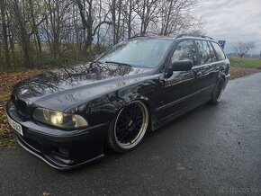 Bmw e39 523i na vzduchu - 8