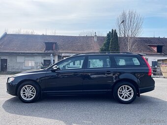 VOLVO V70 2.0D PRAVIDELNÝ SERVIS VOLVO VELMI PĚKNÝ STAV - 8