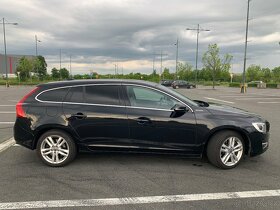 Volvo V60 208kW D6 PHEV 4x4 STK 1/2027 288tis + nové pneu - 8