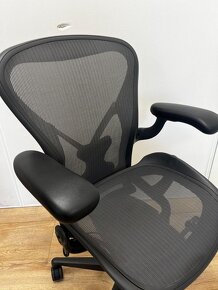 Herman Miller Aeron Remastered Full Option Posturefit - 8