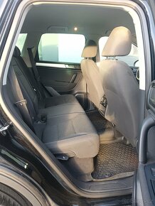 VW Touareg 3.0 TDi 4x4 bez AD blue,na pružinách - 8