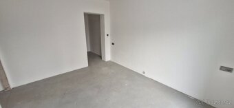 Prodej vícegeneračního domu 229 m², pozemek 3000 m² - 8