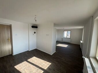 Prodej rodinného domu 190 m², pozemek 1400 m² - 8