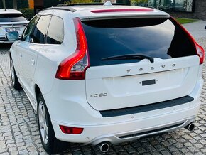 Volvo XC60 2.4D 4x4 AUT R-DESIGN TAŽNÉ NAVI VÝHŘEV SERVISKA - 8