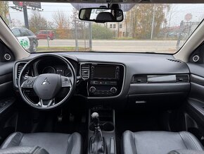 Mitsubishi Outlander, 2.2 Di-D 4x4 7.míst, serviska - 8