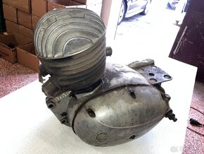 motor na ČZ 125 - 8