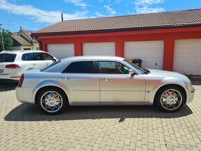 Chrysler 300C 5,7 Hemi - 8