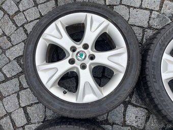 Originalní ALU kola Škoda 5x112 r17 zimní pneu 5,5mm - 8