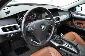 BMW 525i (3.0) touring e61,6st MAN,PANORAMA,KŮŽE,TEMP - 8