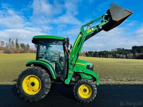 Komunální traktor JOHN DEERE 4720 - 8