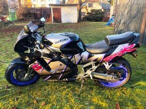 K prodeji 3x Suzuki GSXR 750 - 8