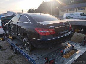 Prodám náhradní díly na mercedes e coupe - 8