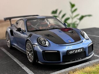 1:18 PORSCHE 911 GT2 RS - GT-Spirit Limited Edition - 8