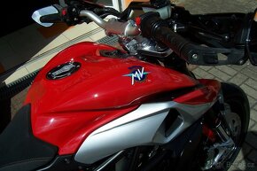 MV Agusta Rivale 800 ABSOLUTNĚ TOP SERVISKA - 8