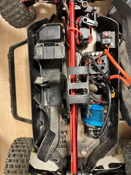 Rc auto Arrma Mojave 6S - 8