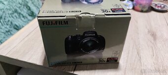 FUJI FILM HS 20 EXR - 8