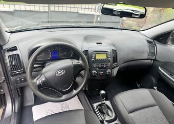 Hyundai i30 1,6 CW CRDi klima sada kol nafta - 8