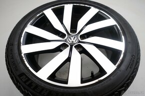 Volkswagen Passat - Originání 18" alu kola - Zimní pneu - 8