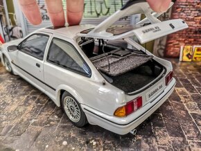 Ford Sierra Cosworth 1:18 Autoart - 8