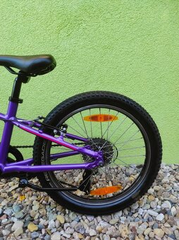 Značkové dětské kolo SPECIALIZED 20" (fialová) - 8