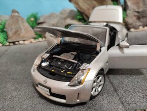 Prodám model 1:18 Nissan fairlady 350z roadster - 8