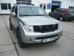 Nissan  Pathfinder  2.5 dCi - 8