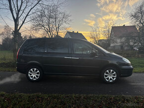 Peugeot 807 2.2 HDI 94kW, 5-8 míst, Nová STK - 8