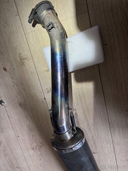 Karbonovy ladeny vyfuk Akrapovic na Yamaha R1 02-03 - 8