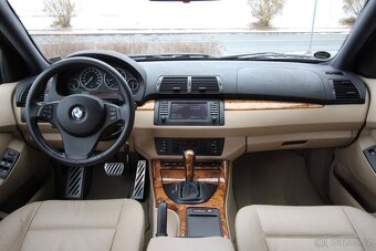 BMW X5 4.4i V8 benzin top stav - 8