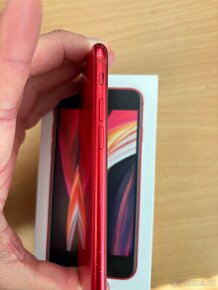 Prodám iPhone SE 2020 (PRODUCT) RED 64GB - 8